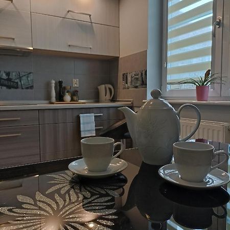 Апартаменти Apartament Szarlotka Єленя-Ґура Екстер'єр фото