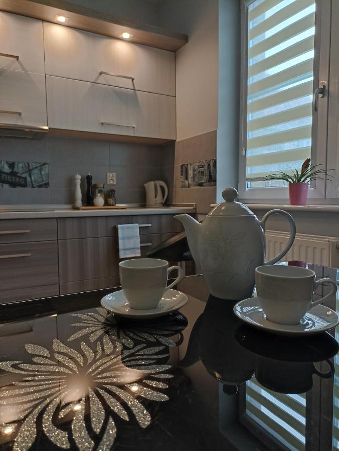 Апартаменти Apartament Szarlotka Єленя-Ґура Екстер'єр фото